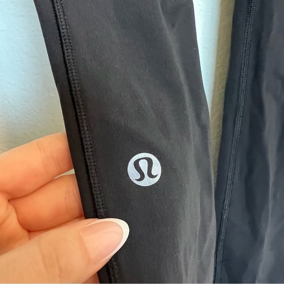 Lululemon women’s Speed Up leggings size 4 black. - Picture 11 of 12